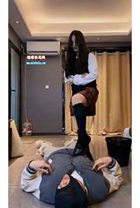 251号狗哥 女大jk闻小皮鞋坐脸